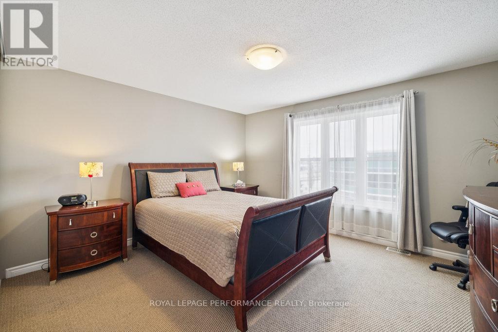 8 - 474 Clearbrook Drive, Ottawa, ON - Indoor Photo Showing Bedroom