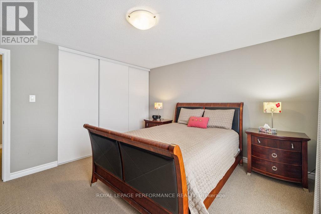 8 - 474 Clearbrook Drive, Ottawa, ON - Indoor Photo Showing Bedroom