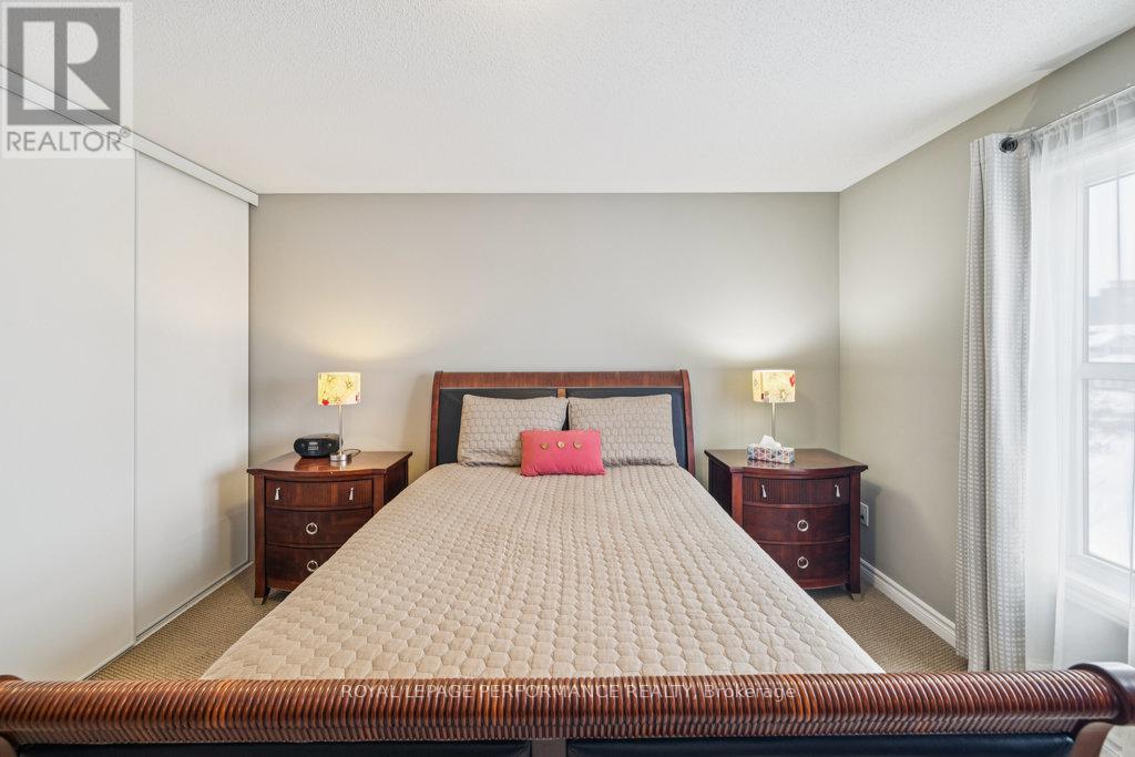 8 - 474 Clearbrook Drive, Ottawa, ON - Indoor Photo Showing Bedroom