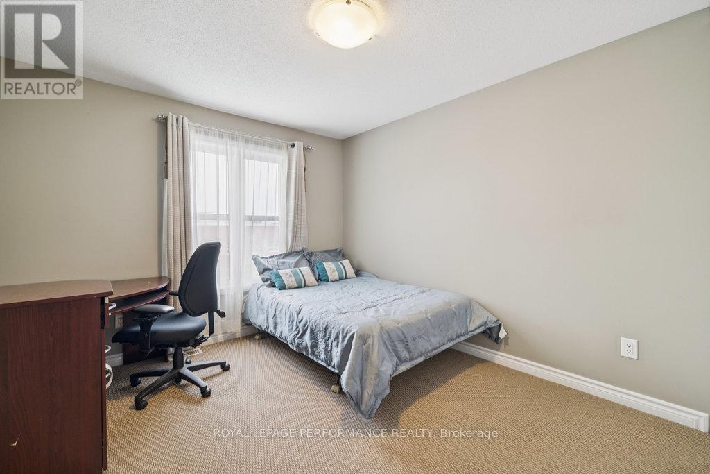 8 - 474 Clearbrook Drive, Ottawa, ON - Indoor Photo Showing Bedroom