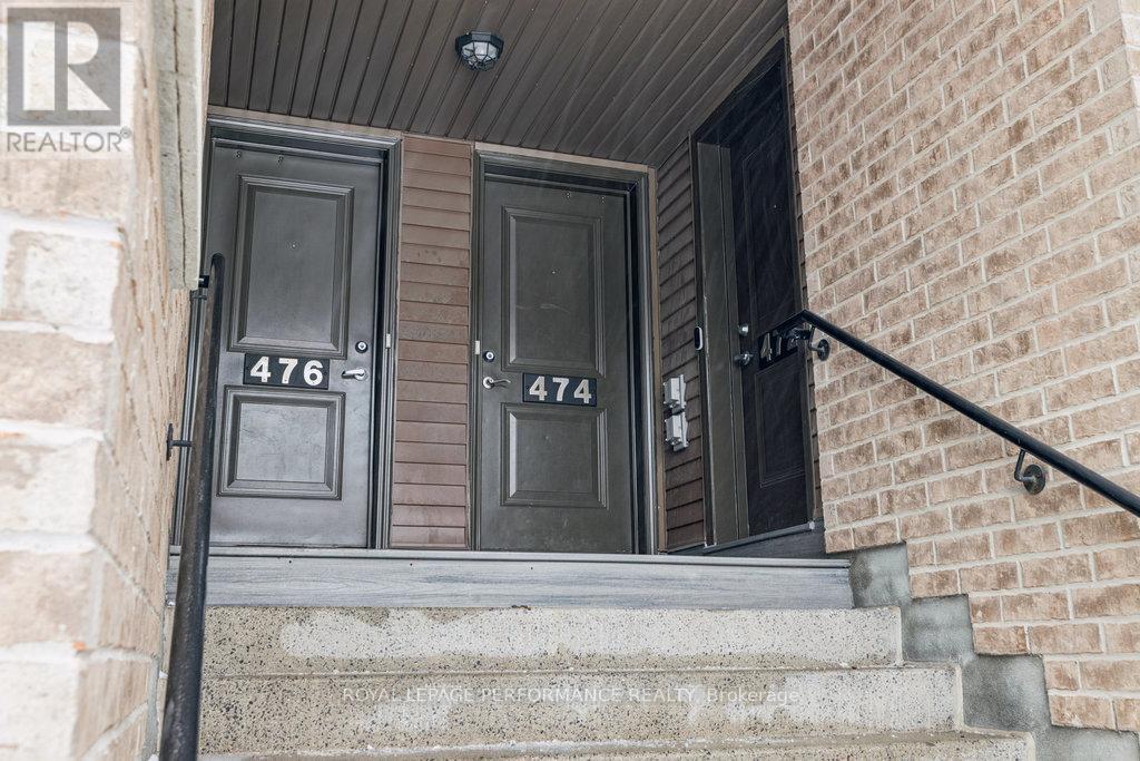 8 - 474 Clearbrook Drive, Ottawa, ON - Outdoor