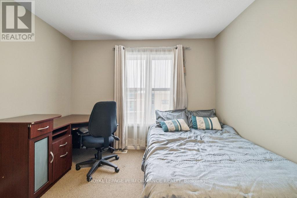 8 - 474 Clearbrook Drive, Ottawa, ON - Indoor Photo Showing Bedroom