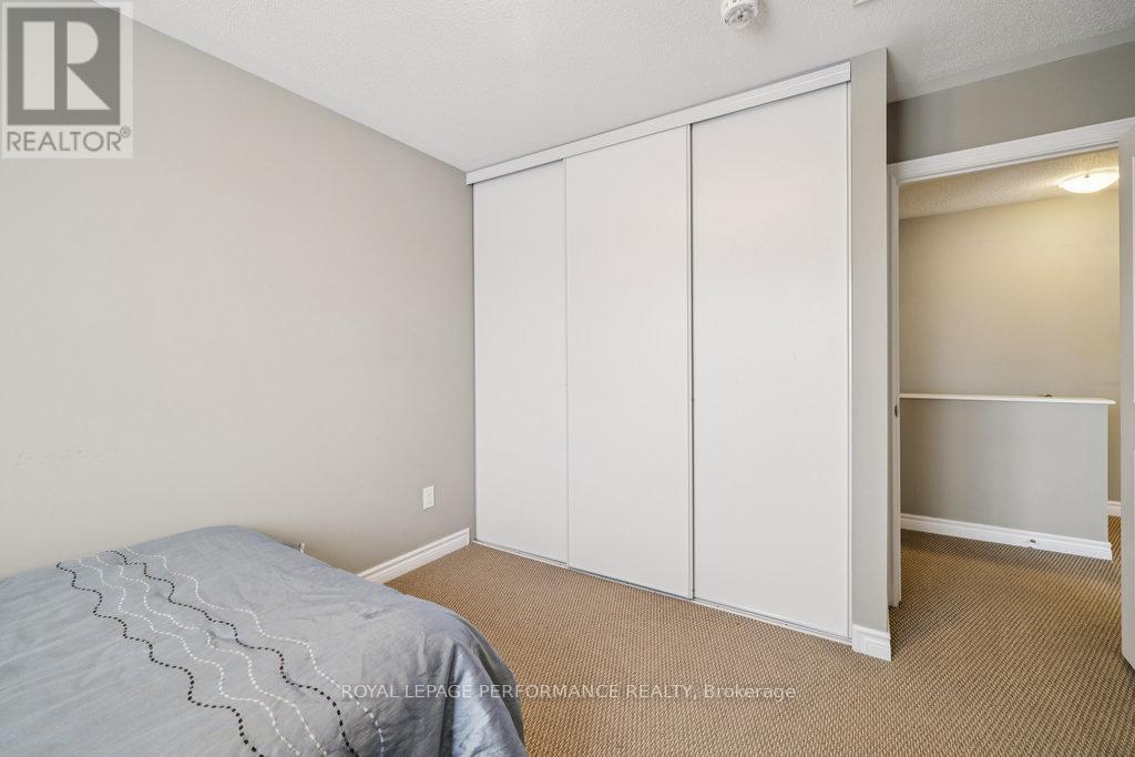 8 - 474 Clearbrook Drive, Ottawa, ON - Indoor Photo Showing Bedroom