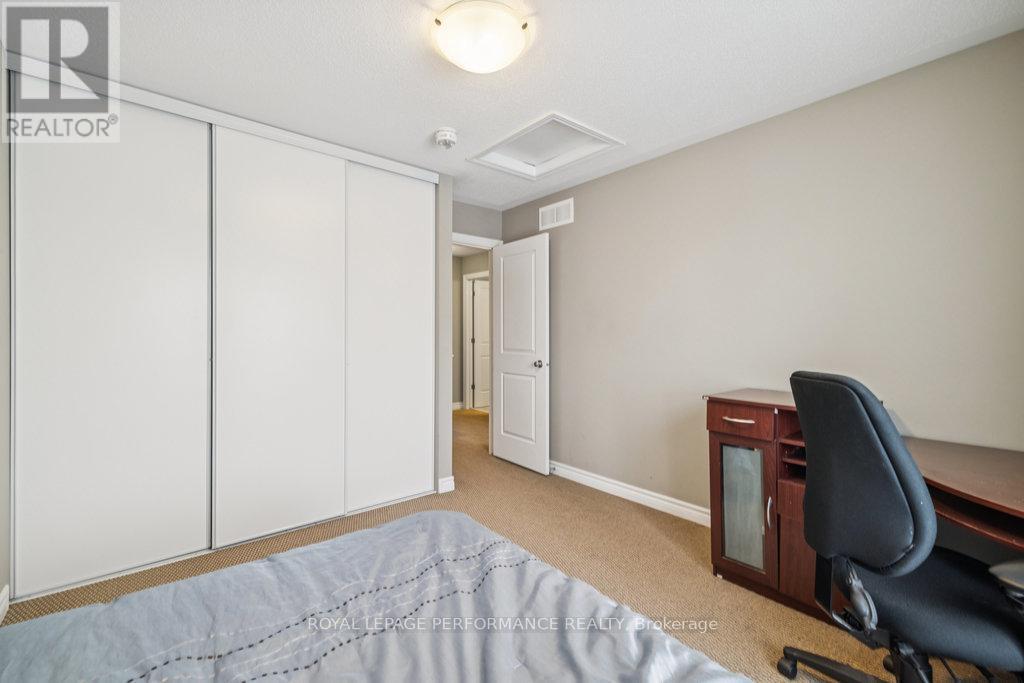 8 - 474 Clearbrook Drive, Ottawa, ON - Indoor