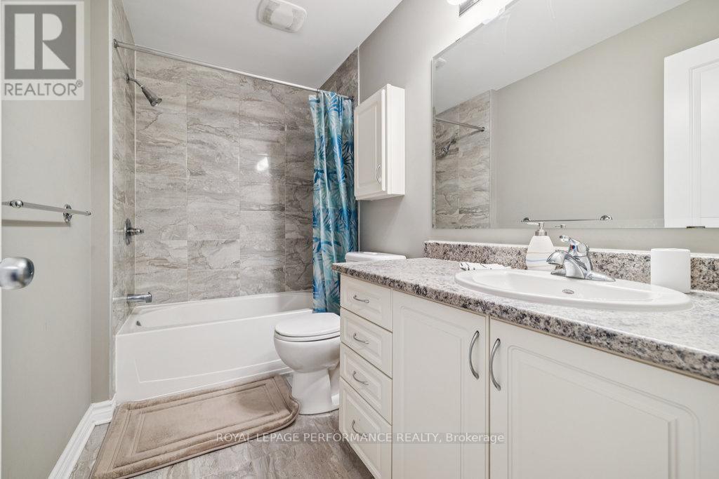 8 - 474 Clearbrook Drive, Ottawa, ON - Indoor Photo Showing Bathroom
