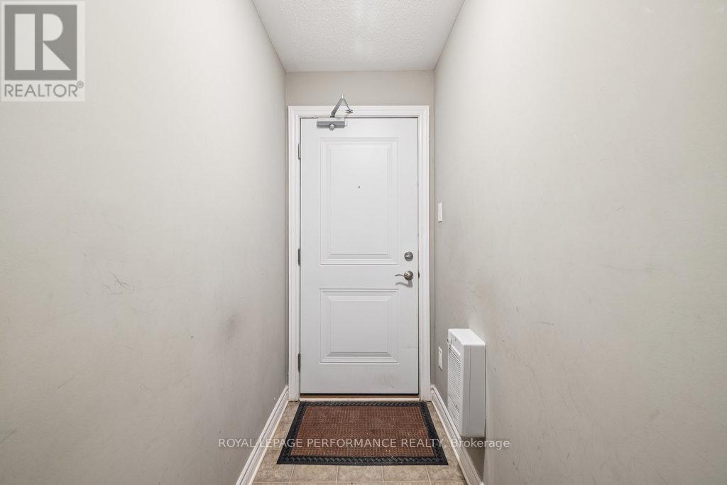 8 - 474 Clearbrook Drive, Ottawa, ON - Indoor Photo Showing Other Room