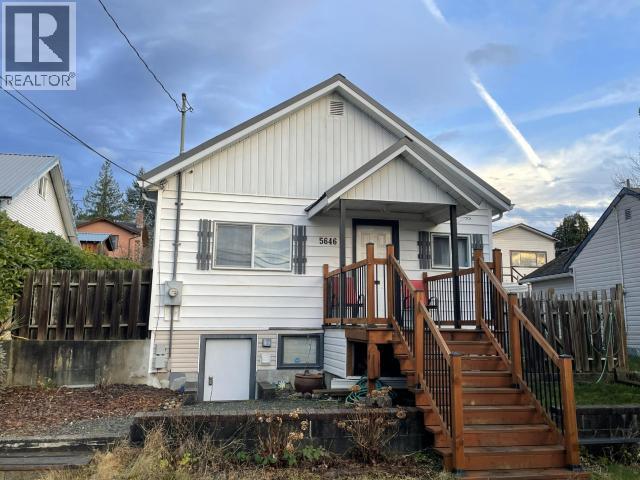 5646 Manson Ave, Powell River, BC - Outdoor