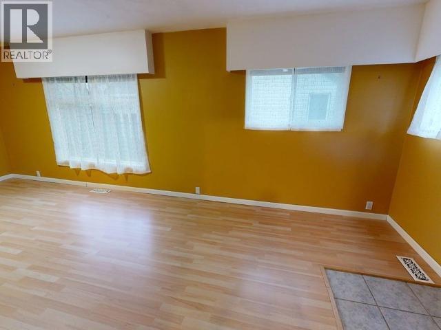 5646 Manson Ave, Powell River, BC - Indoor Photo Showing Other Room