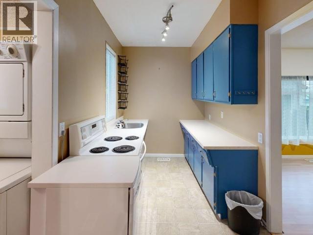 5646 Manson Ave, Powell River, BC - Indoor