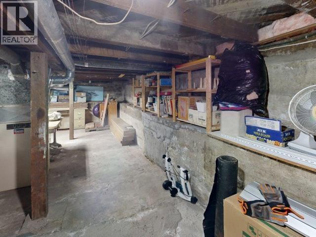 5646 Manson Ave, Powell River, BC - Indoor Photo Showing Basement