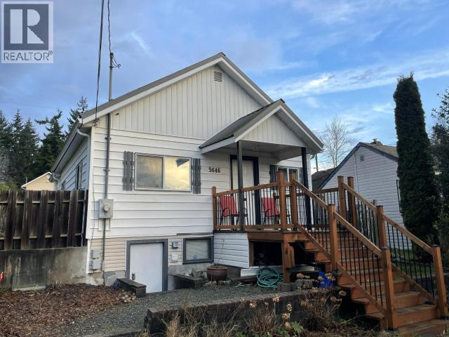 5646 Manson Ave, Powell River, BC - Outdoor
