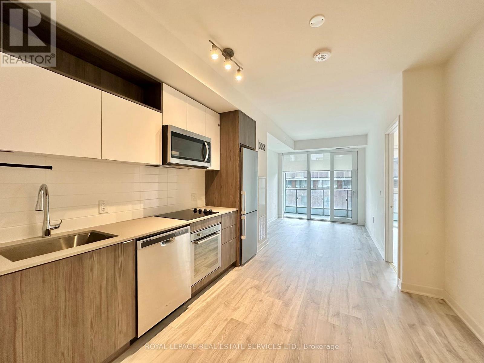558 - 121 Lower Sherbourne Street, Toronto, ON - Indoor Photo Showing Kitchen