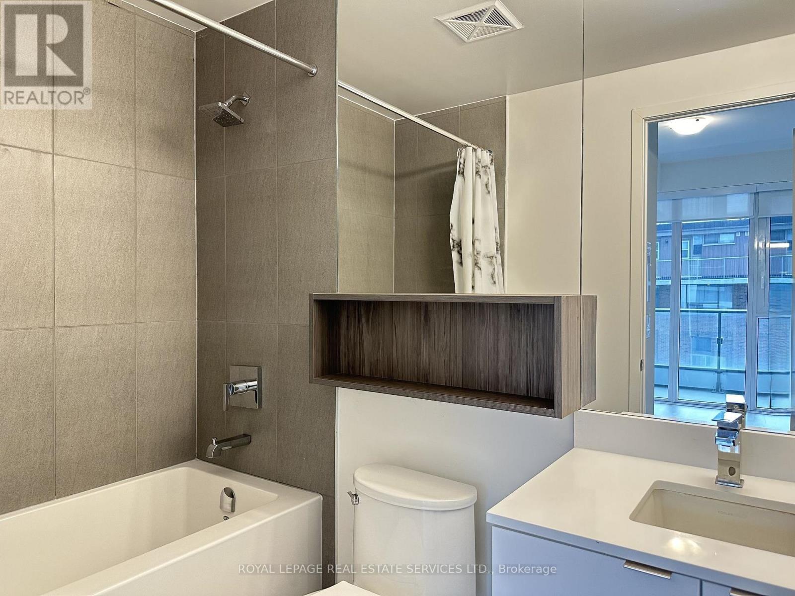 558 - 121 Lower Sherbourne Street, Toronto, ON - Indoor Photo Showing Bathroom