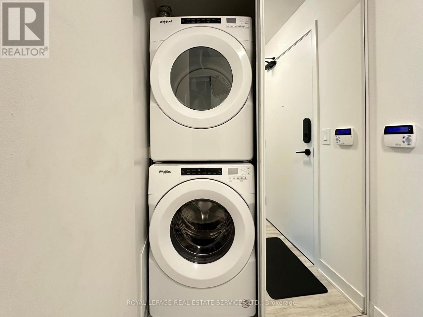 558 - 121 Lower Sherbourne Street, Toronto, ON - Indoor Photo Showing Laundry Room