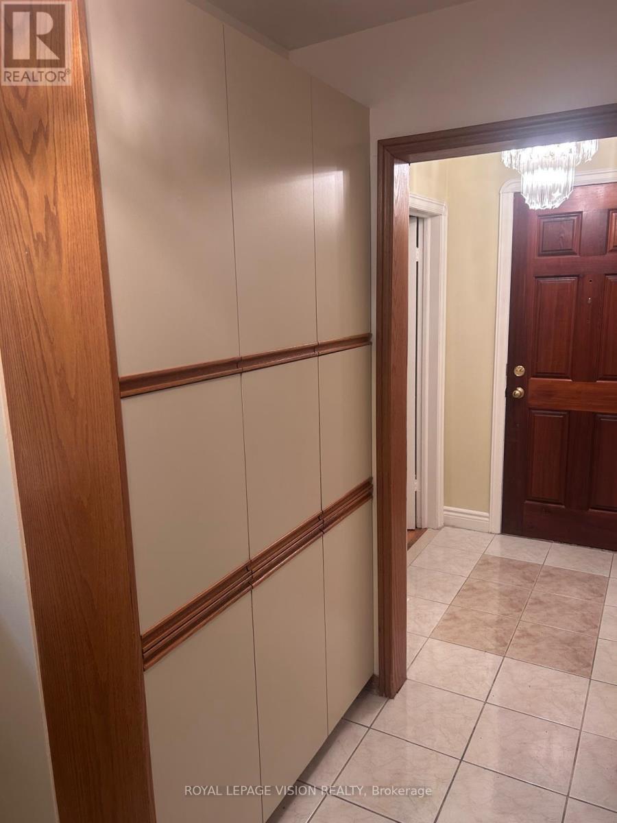 Main Floor - 17 Dyson Boulevard, Toronto, ON - Indoor Photo Showing Other Room