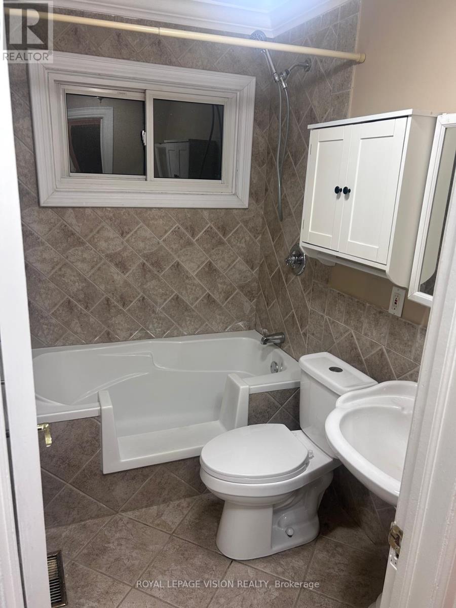 Main Floor - 17 Dyson Boulevard, Toronto, ON - Indoor Photo Showing Bathroom