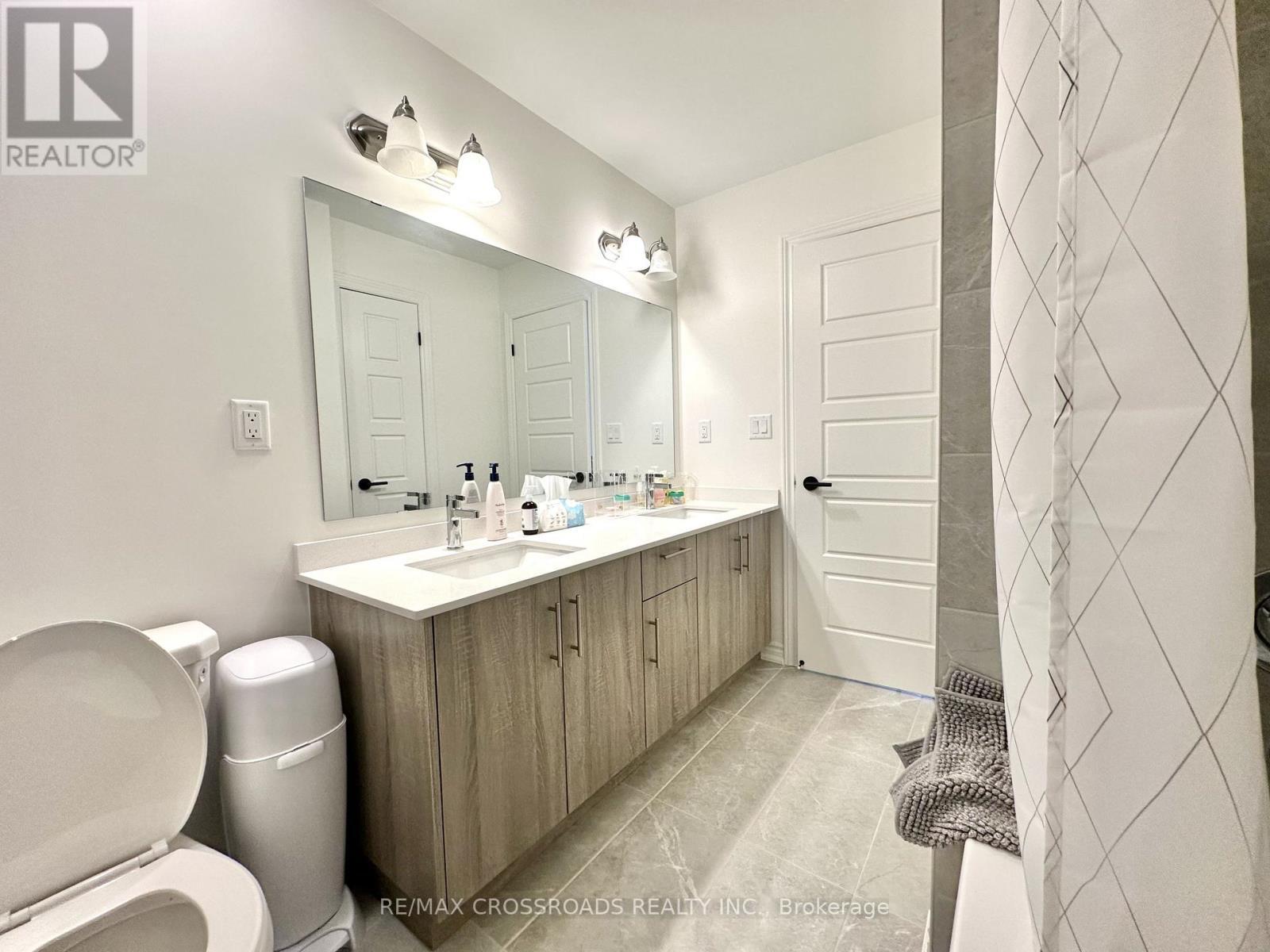 493 Twin Streams Road, Whitby, ON - Indoor Photo Showing Bathroom