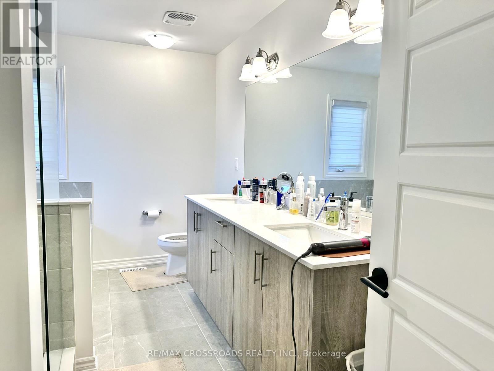 493 Twin Streams Road, Whitby, ON - Indoor Photo Showing Bathroom