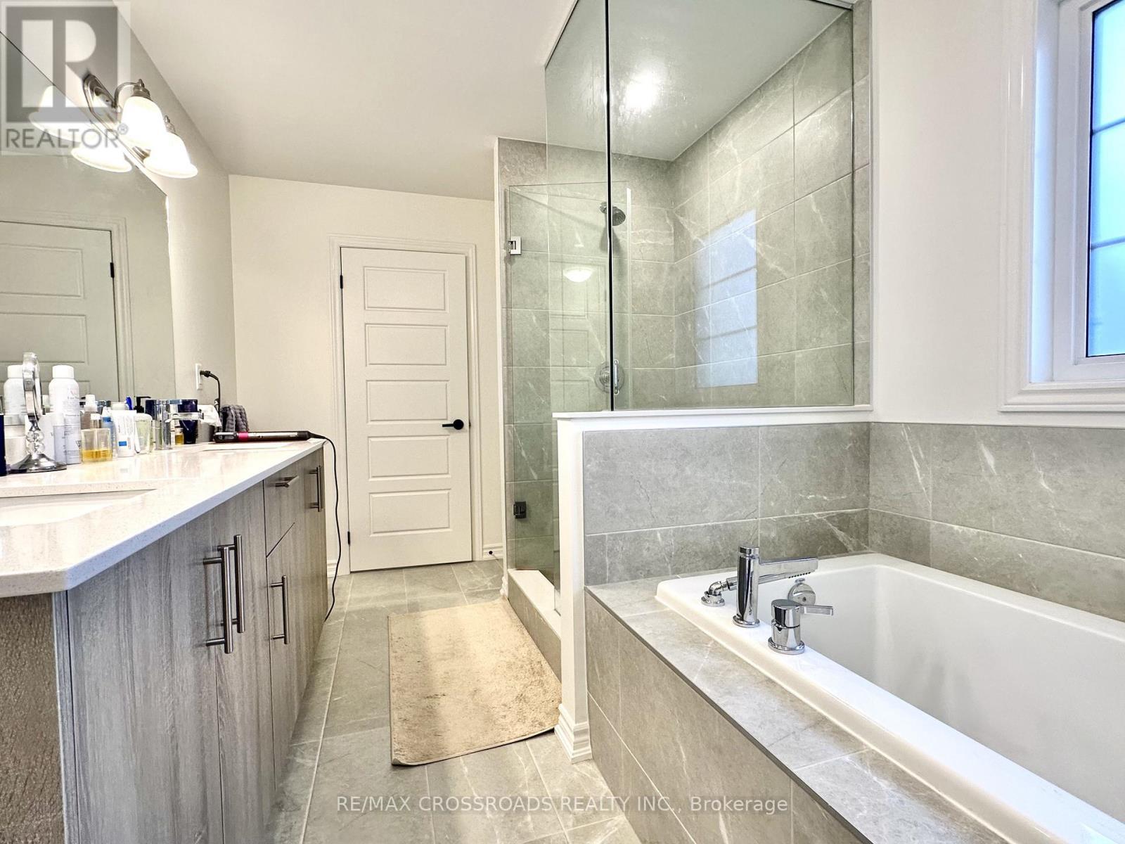 493 Twin Streams Road, Whitby, ON - Indoor Photo Showing Bathroom
