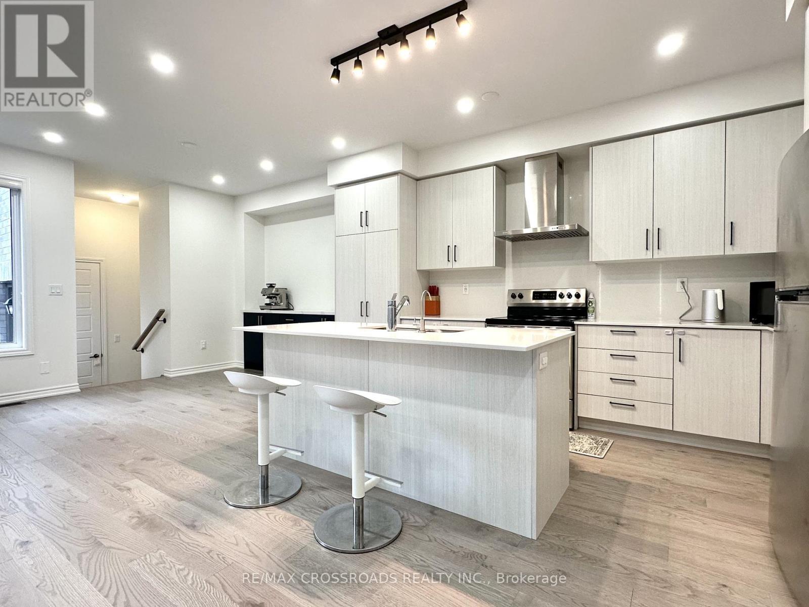 493 Twin Streams Road, Whitby, ON - Indoor Photo Showing Kitchen With Upgraded Kitchen