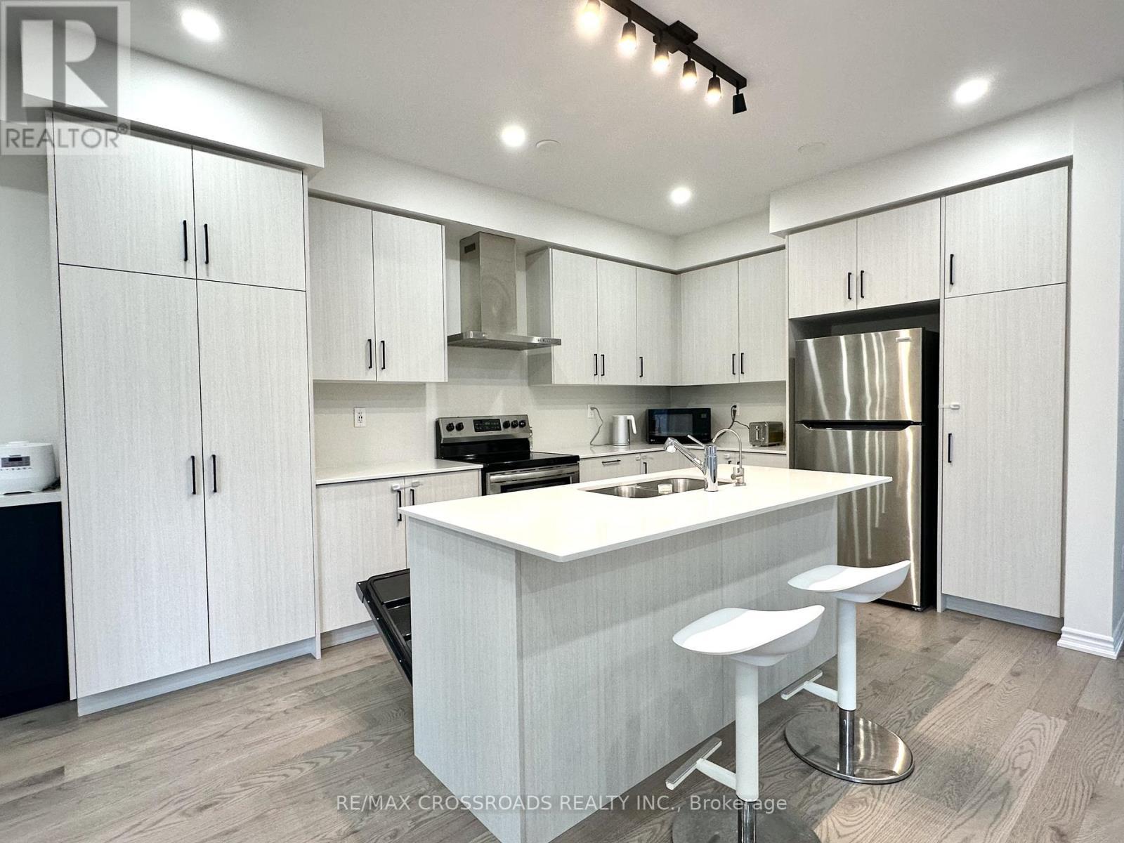 493 Twin Streams Road, Whitby, ON - Indoor Photo Showing Kitchen With Double Sink