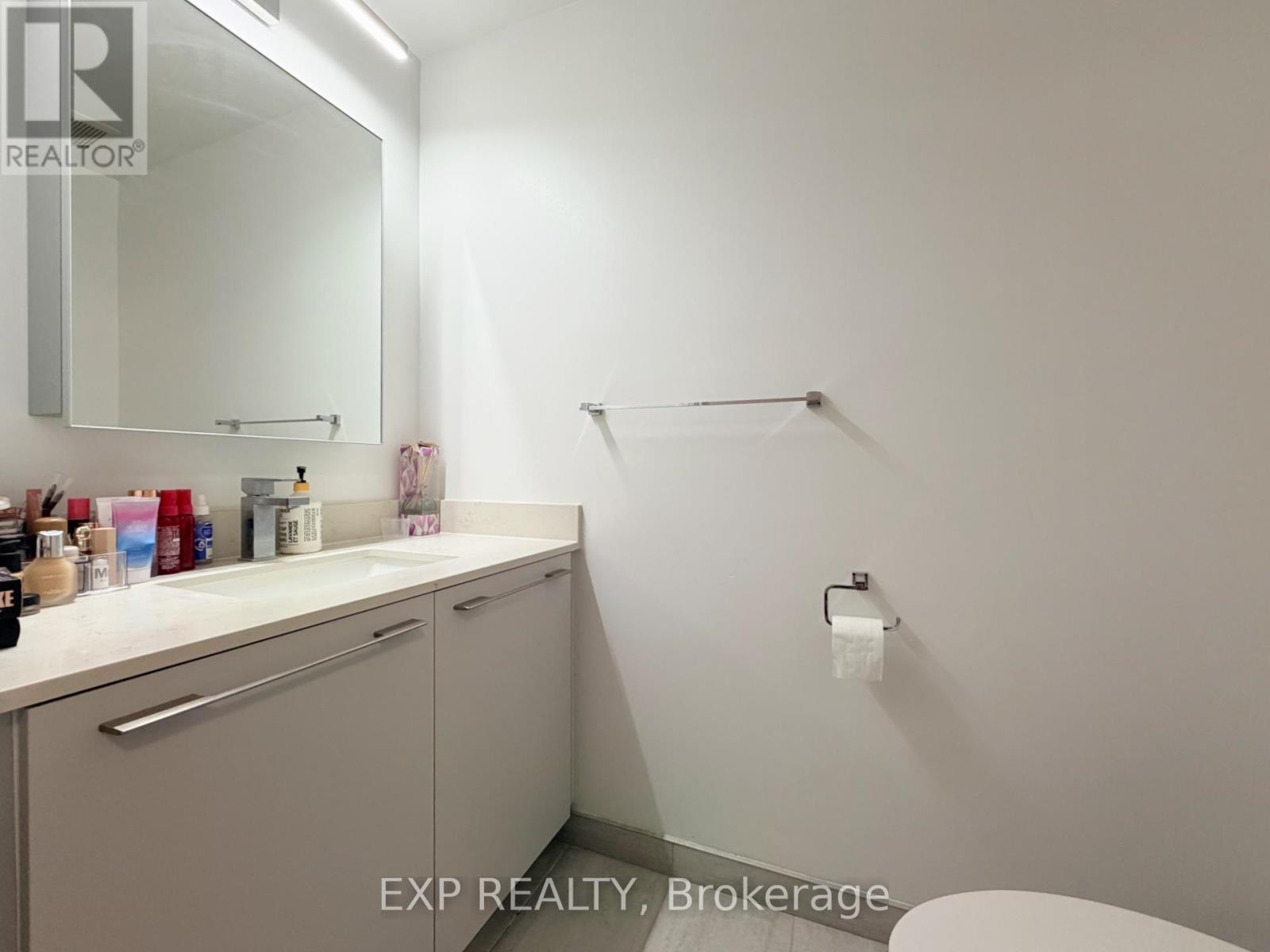 1807 - 18 Water Walk Drive, Markham, ON - Indoor Photo Showing Bathroom