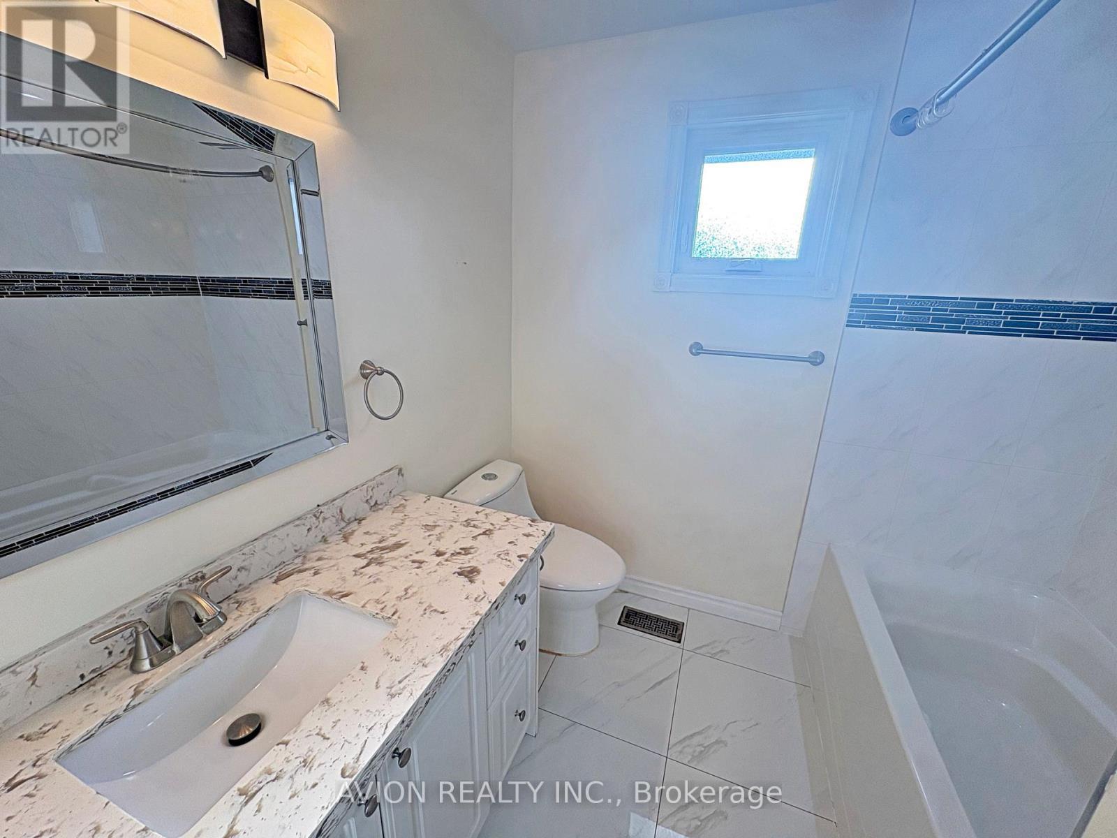 90 Penny Crescent, Markham, ON - Indoor Photo Showing Bathroom