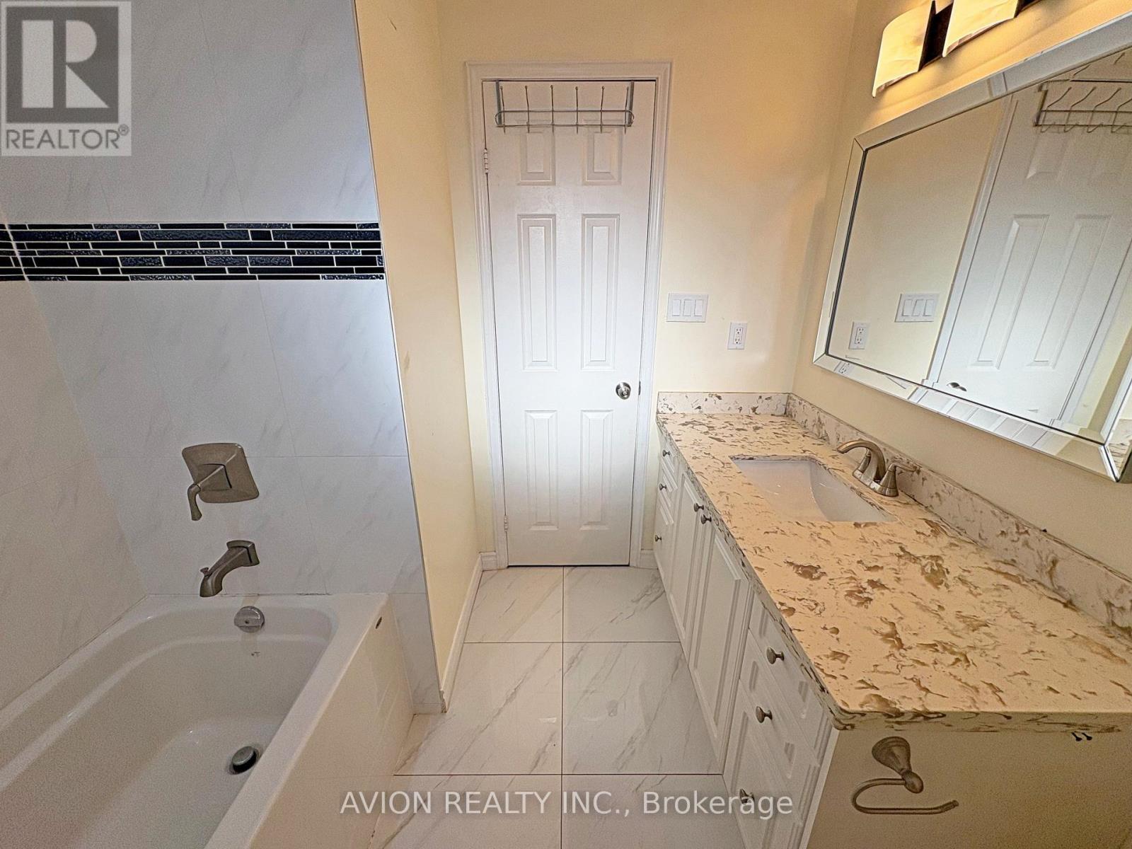 90 Penny Crescent, Markham, ON - Indoor Photo Showing Bathroom