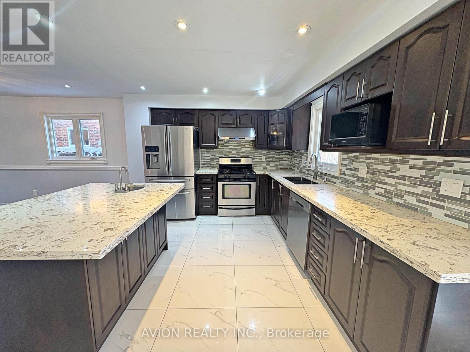 90 Penny Crescent, Markham, ON - Indoor Photo Showing Kitchen With Stainless Steel Kitchen With Double Sink With Upgraded Kitchen