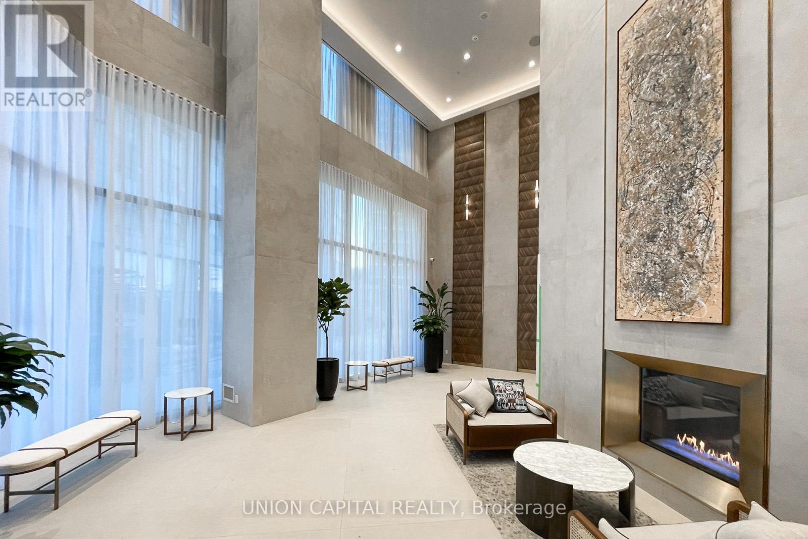 1103 - 1000 Portage Parkway, Vaughan, ON - Indoor Photo Showing Other Room