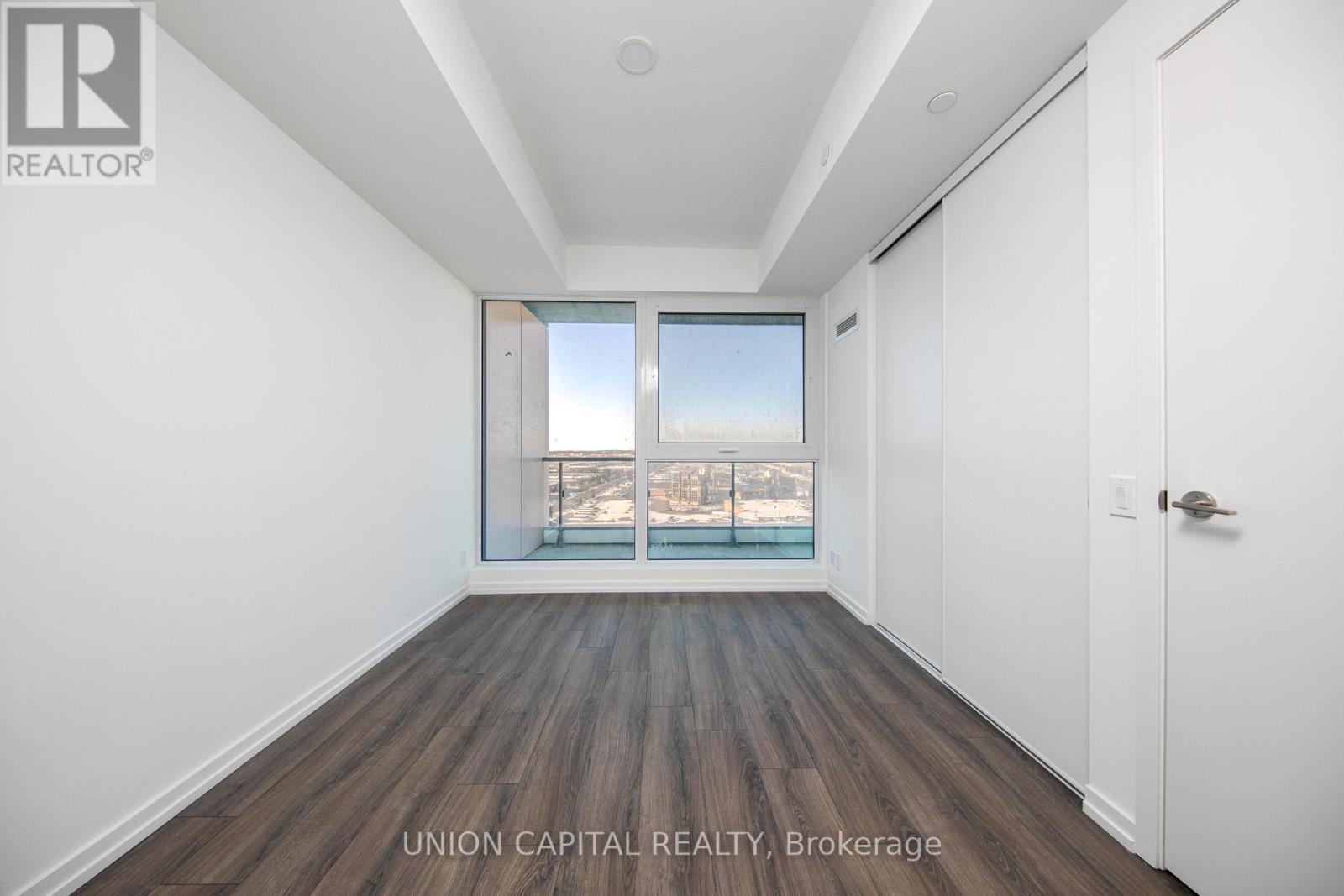 1103 - 1000 Portage Parkway, Vaughan, ON - Indoor Photo Showing Other Room