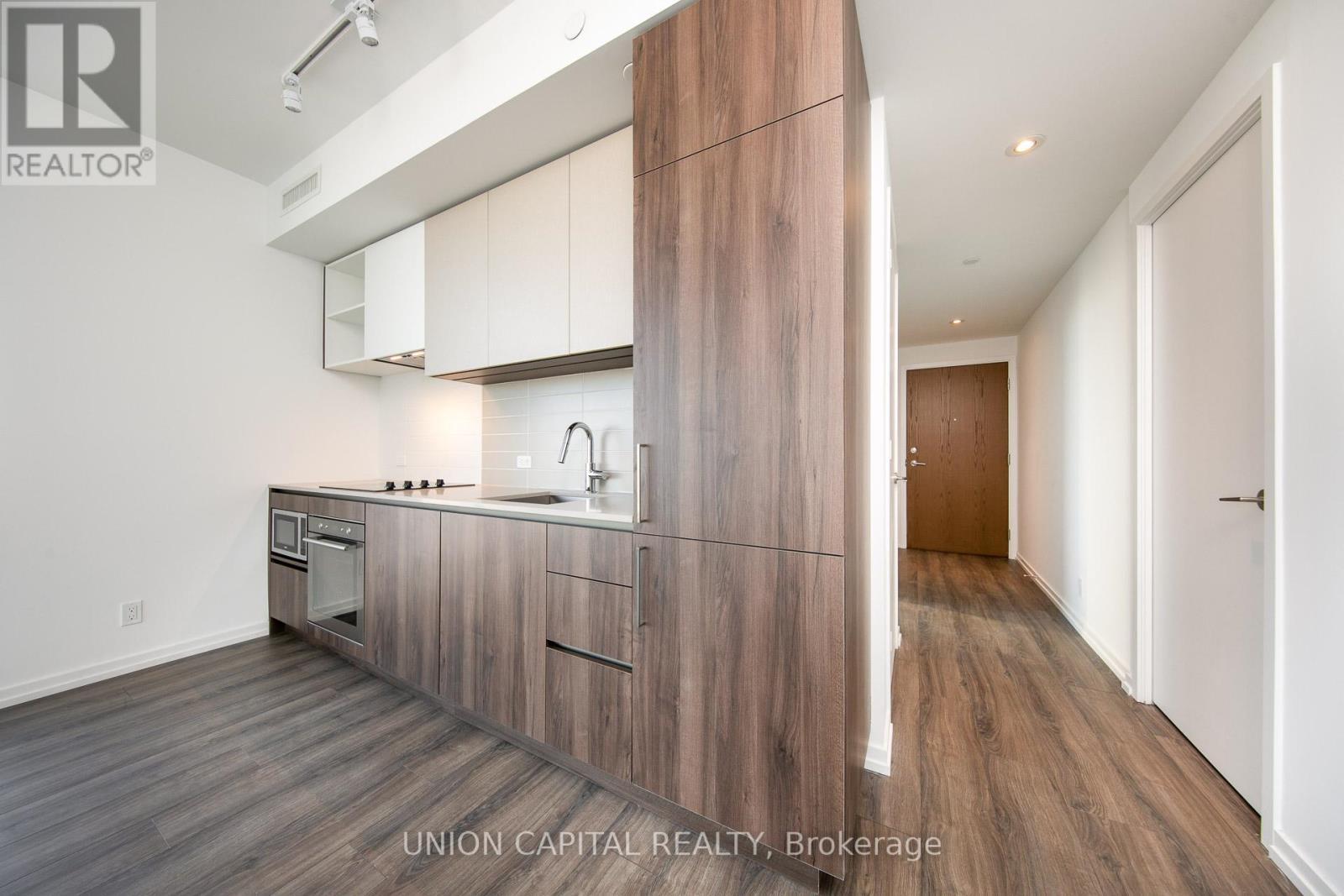 1103 - 1000 Portage Parkway, Vaughan, ON - Indoor