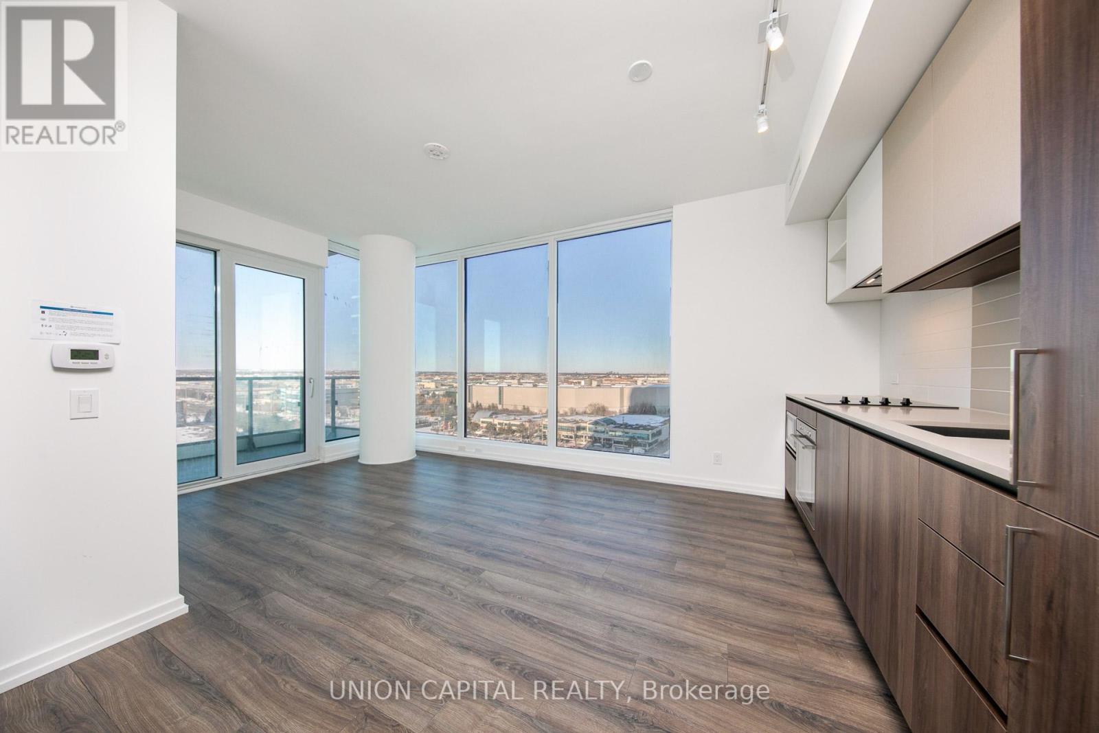 1103 - 1000 Portage Parkway, Vaughan, ON - Indoor Photo Showing Kitchen