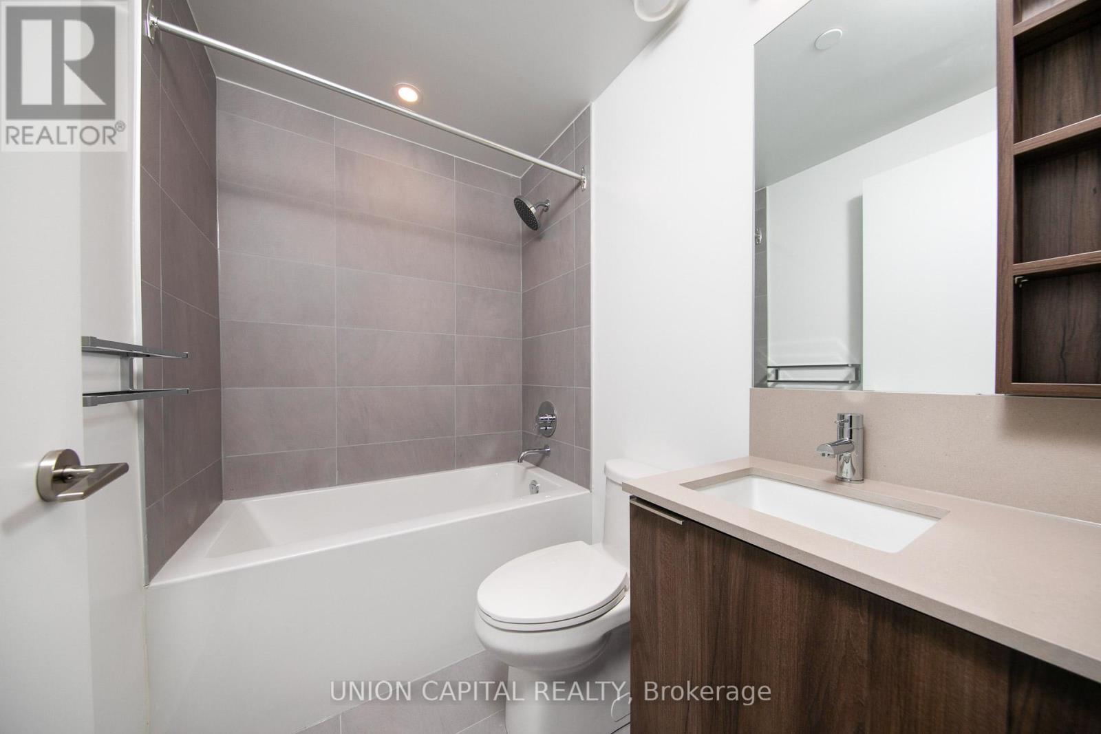 1103 - 1000 Portage Parkway, Vaughan, ON - Indoor Photo Showing Bathroom