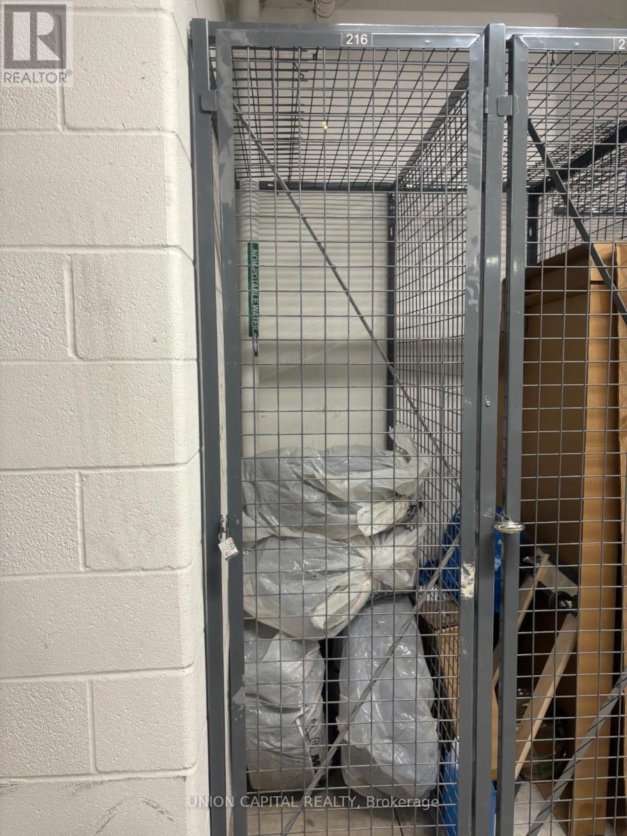 1103 - 1000 Portage Parkway, Vaughan, ON - Indoor Photo Showing Bathroom