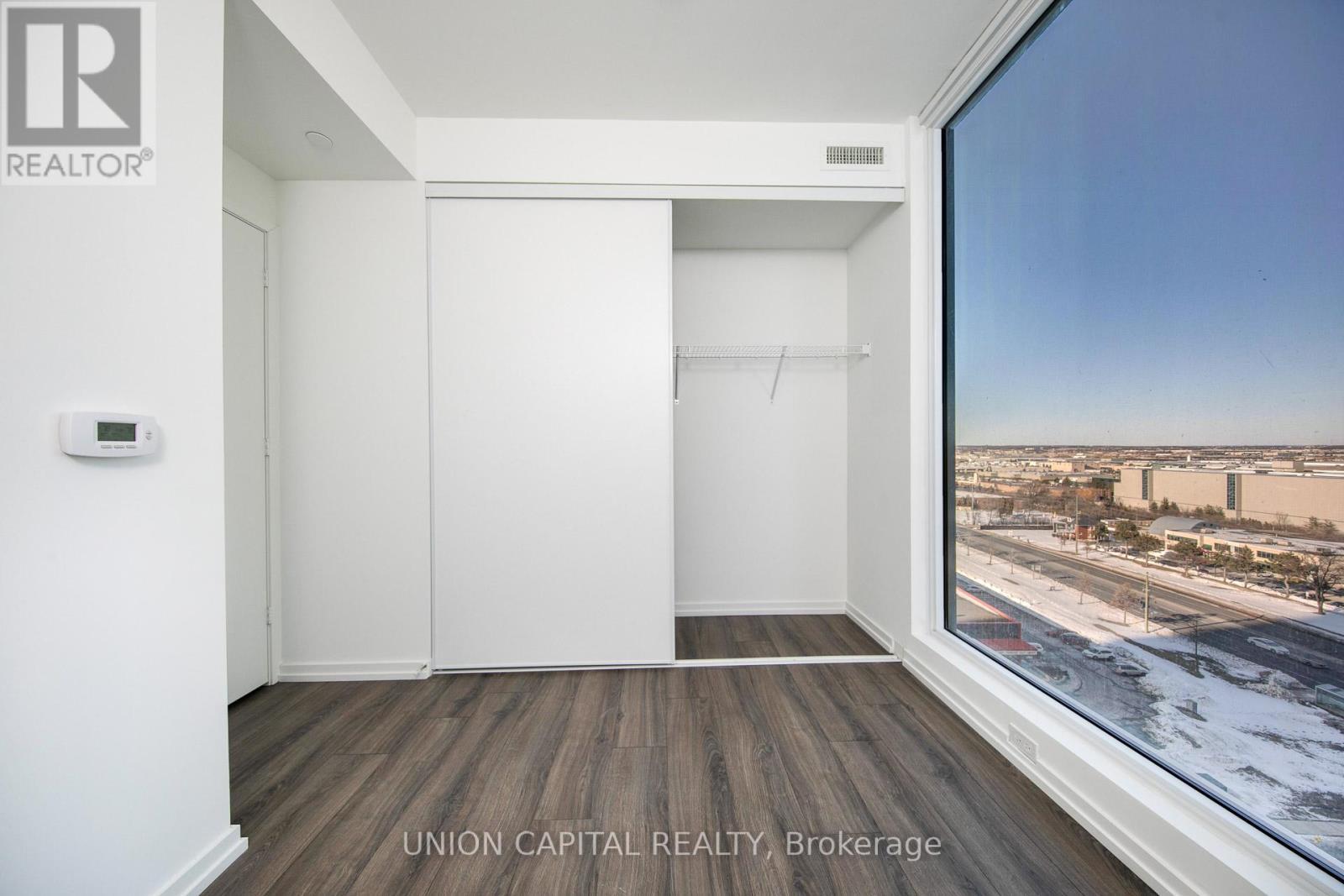 1103 - 1000 Portage Parkway, Vaughan, ON - Indoor Photo Showing Other Room