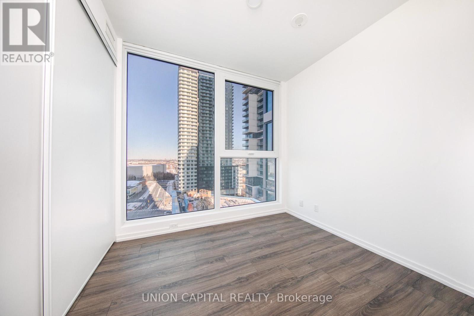 1103 - 1000 Portage Parkway, Vaughan, ON - Indoor Photo Showing Other Room