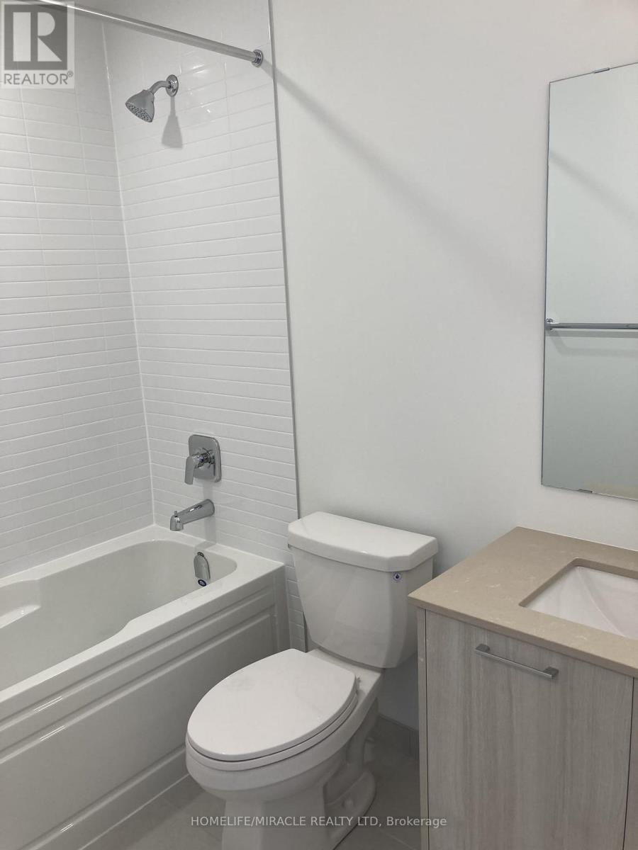 303 - 3250 Carding Mill Trail, Oakville, ON - Indoor Photo Showing Bathroom