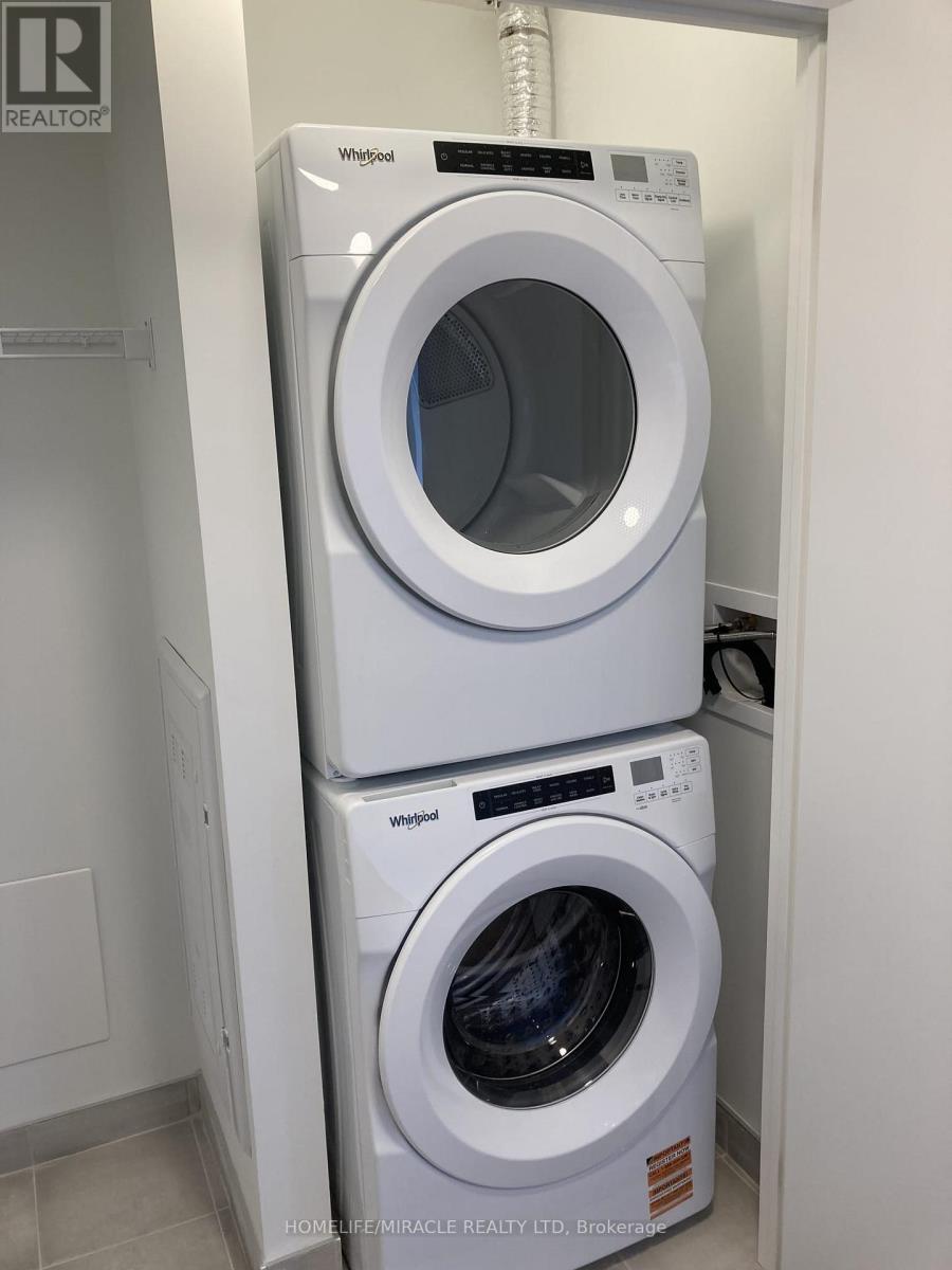 303 - 3250 Carding Mill Trail, Oakville, ON - Indoor Photo Showing Laundry Room