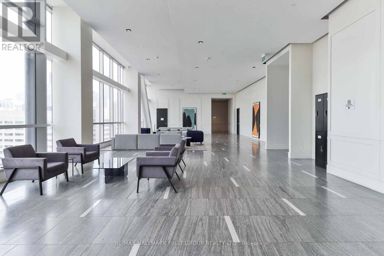 2402 - 488 University Avenue, Toronto (University), ON - Indoor