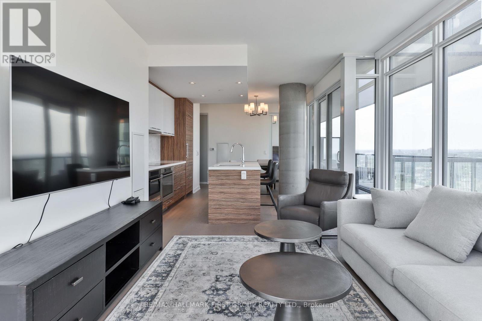 2402 - 488 University Avenue, Toronto (University), ON - Indoor Photo Showing Living Room