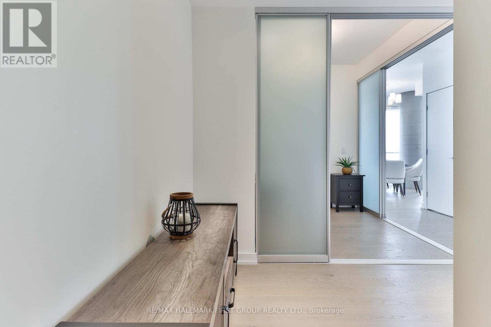 2402 - 488 University Avenue, Toronto (University), ON - Indoor Photo Showing Other Room