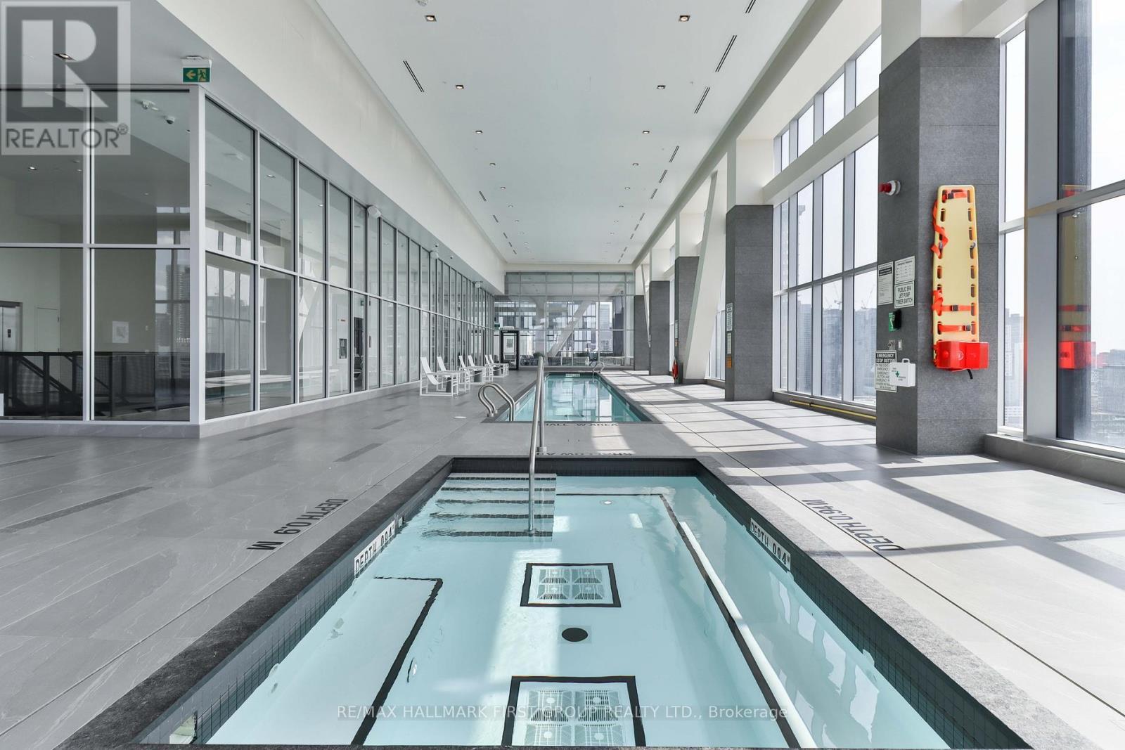 2402 - 488 University Avenue, Toronto (University), ON - Indoor Photo Showing Other Room