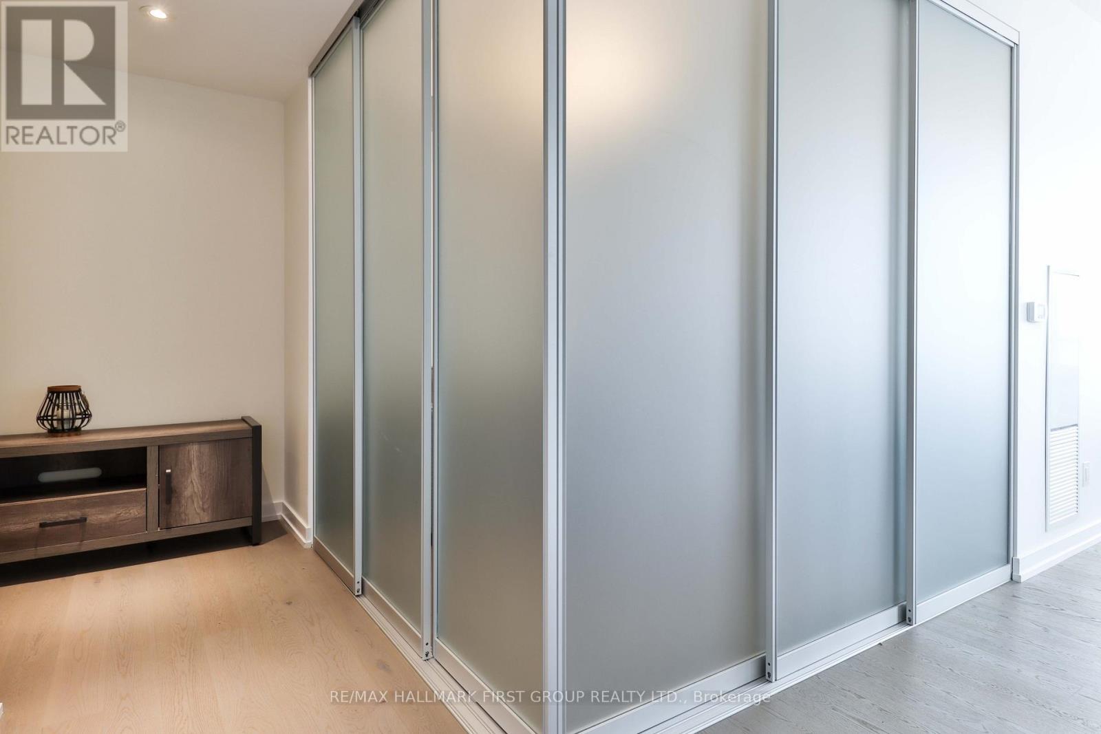 2402 - 488 University Avenue, Toronto (University), ON - Indoor Photo Showing Other Room