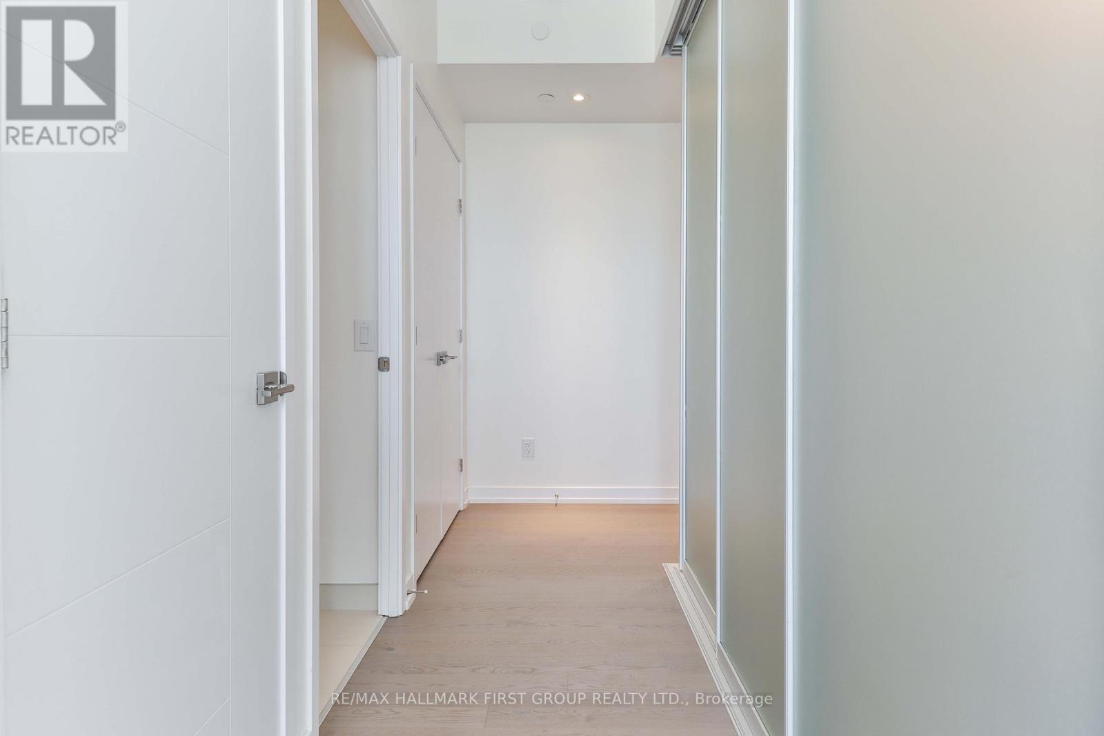 2402 - 488 University Avenue, Toronto (University), ON - Indoor Photo Showing Other Room