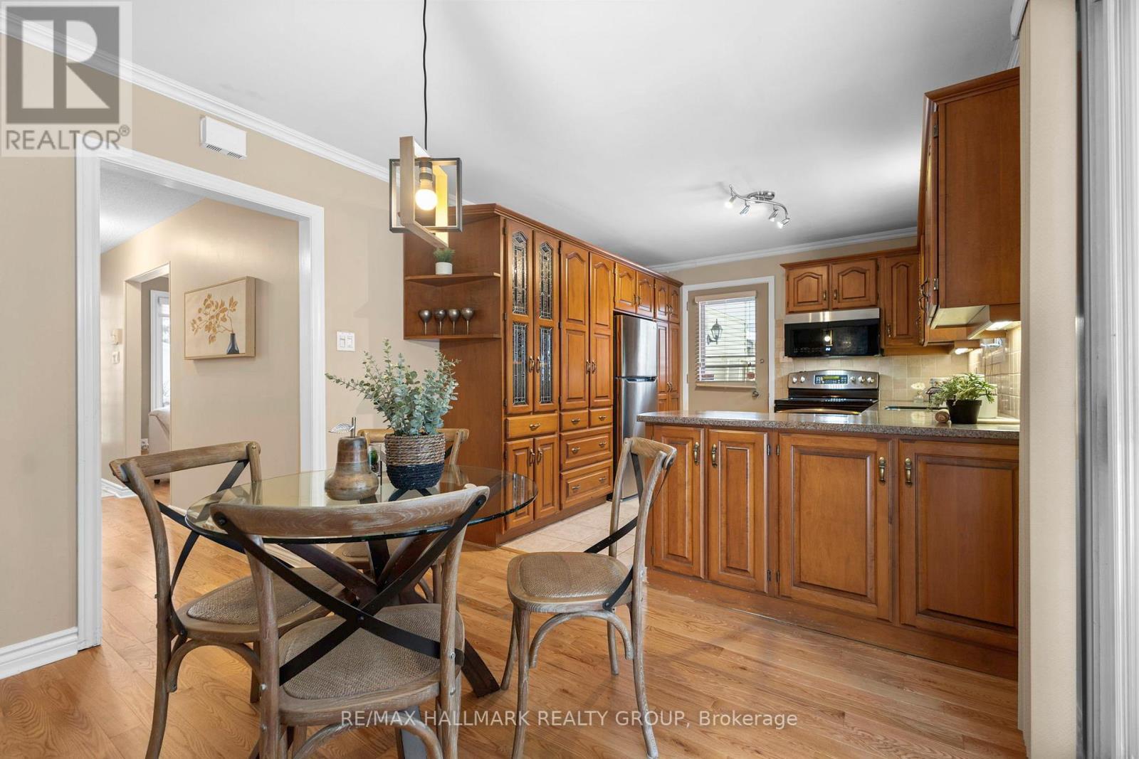 2143 Hubbard Crescent, Ottawa, ON - Indoor