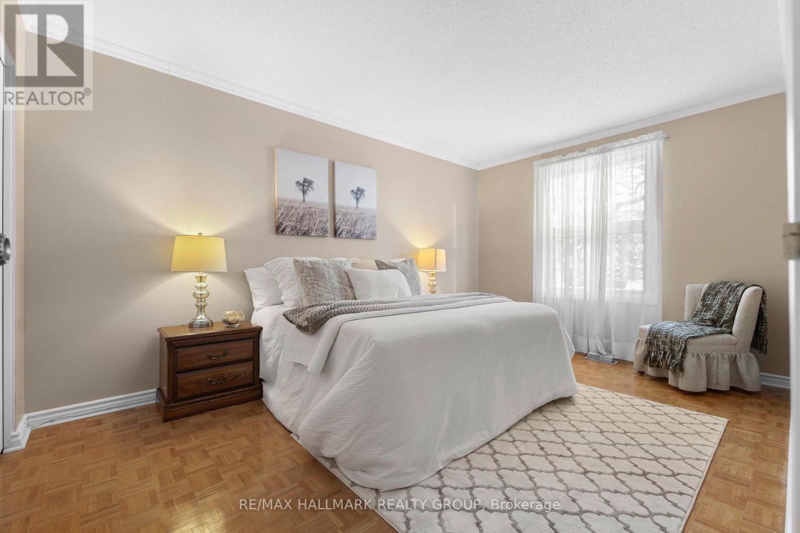 2143 Hubbard Crescent, Ottawa, ON - Indoor Photo Showing Bedroom