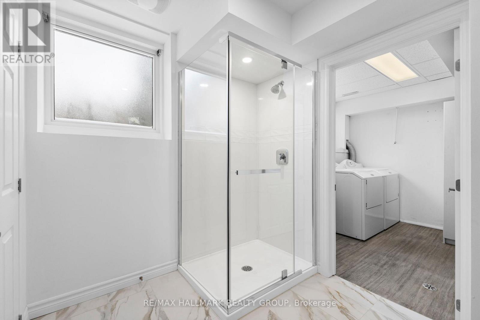 2143 Hubbard Crescent, Ottawa, ON - Indoor Photo Showing Laundry Room