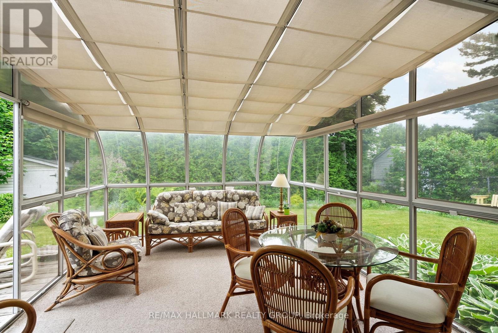 2143 Hubbard Crescent, Ottawa, ON - With Deck Patio Veranda With Exterior