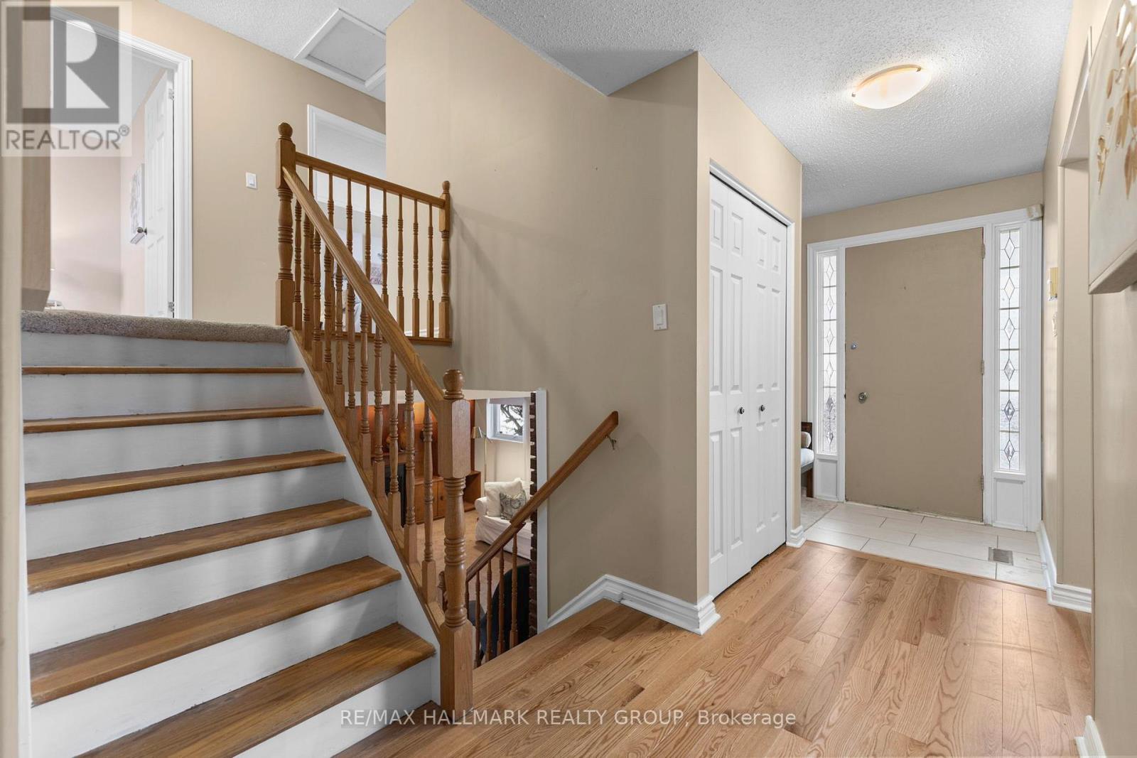 2143 Hubbard Crescent, Ottawa, ON - Indoor Photo Showing Other Room